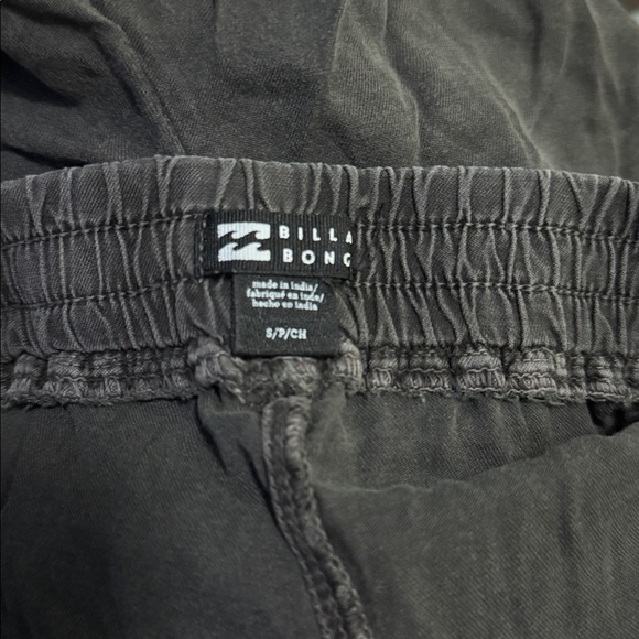 Billabong Shorts - Picture 3 of 3